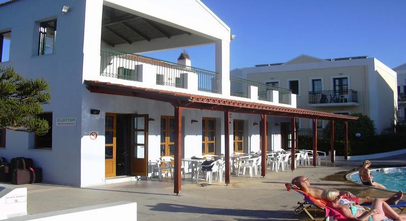 Camari Garden Hotel Apartments Gerani  Luaran gambar